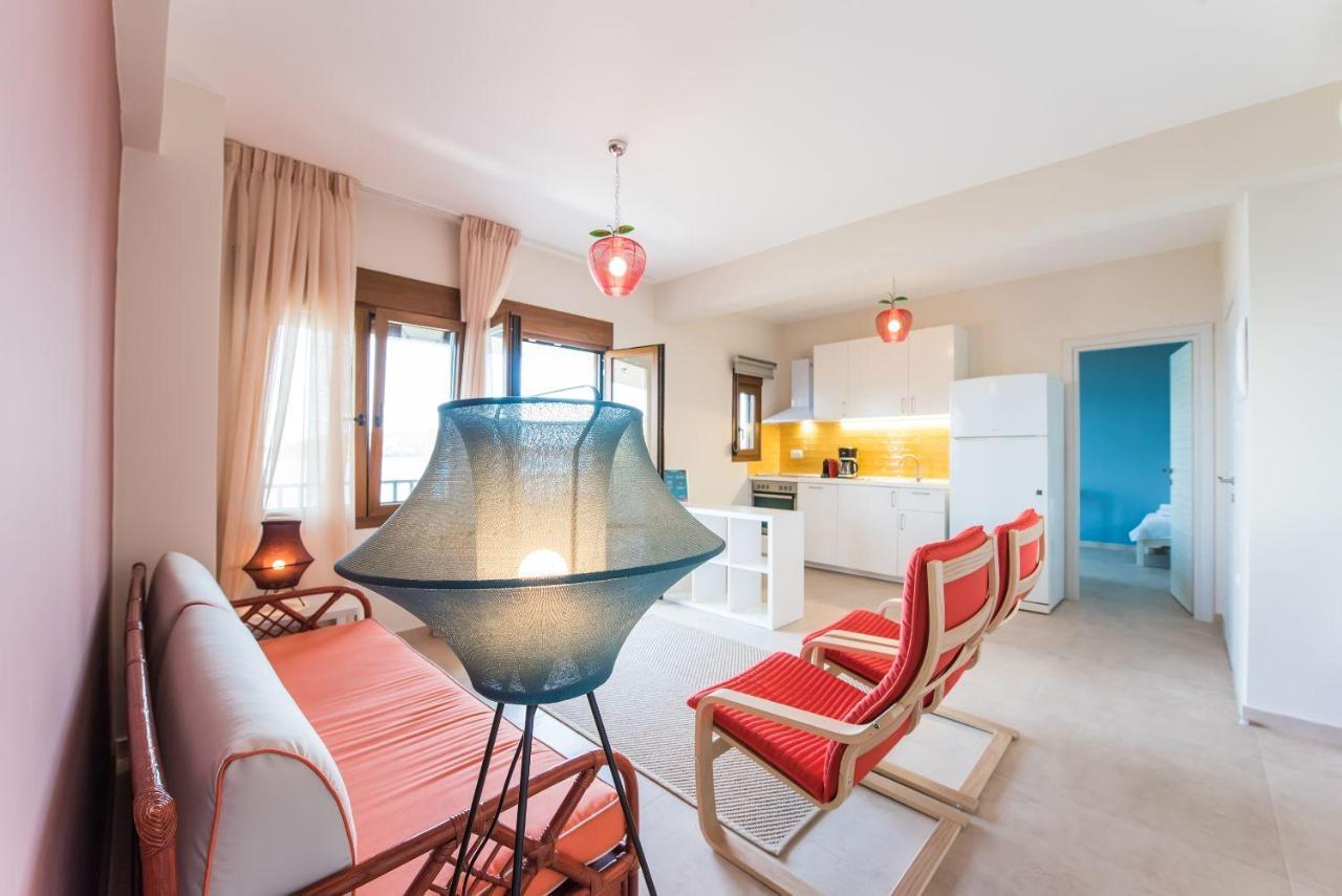 Nereus & Oceanus Beachfront Apartments, Lagonisi Beach #Feelslikehome Ormos Panagias Bagian luar foto
