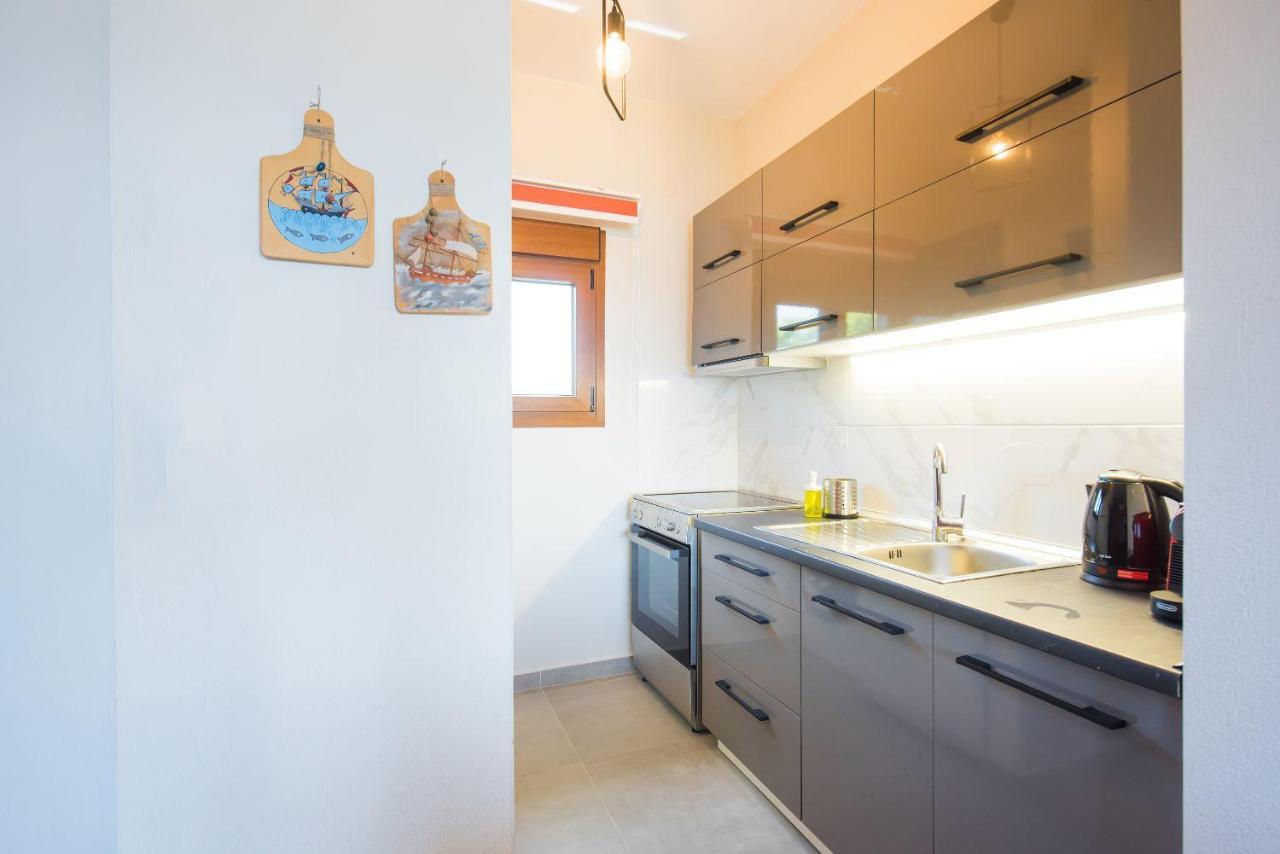Nereus & Oceanus Beachfront Apartments, Lagonisi Beach #Feelslikehome Ormos Panagias Bagian luar foto