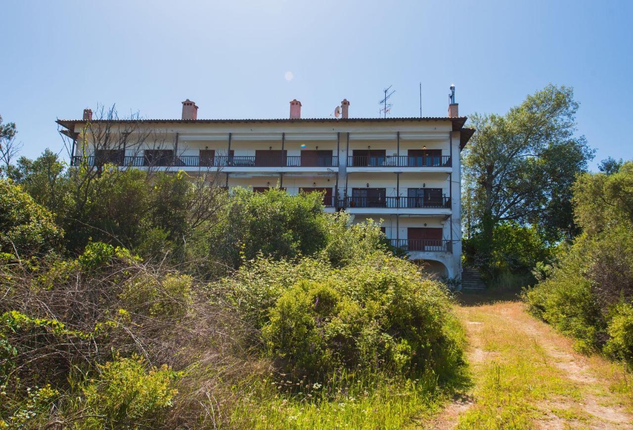 Nereus & Oceanus Beachfront Apartments, Lagonisi Beach #Feelslikehome Ormos Panagias Bagian luar foto