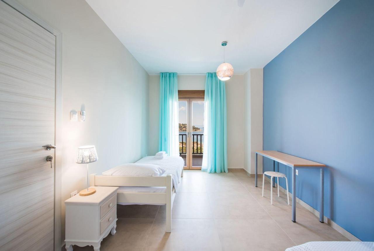 Nereus & Oceanus Beachfront Apartments, Lagonisi Beach #Feelslikehome Ormos Panagias Bagian luar foto