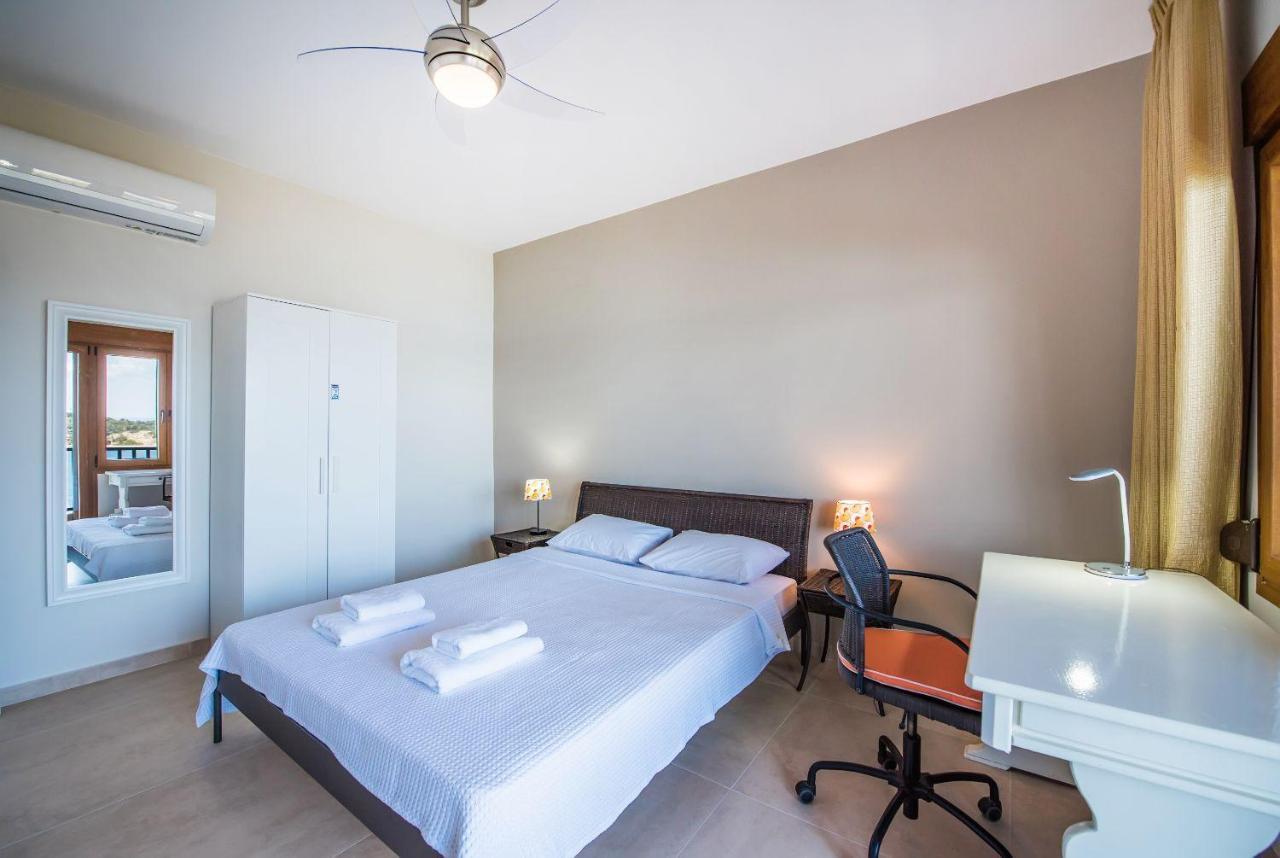 Nereus & Oceanus Beachfront Apartments, Lagonisi Beach #Feelslikehome Ormos Panagias Bagian luar foto
