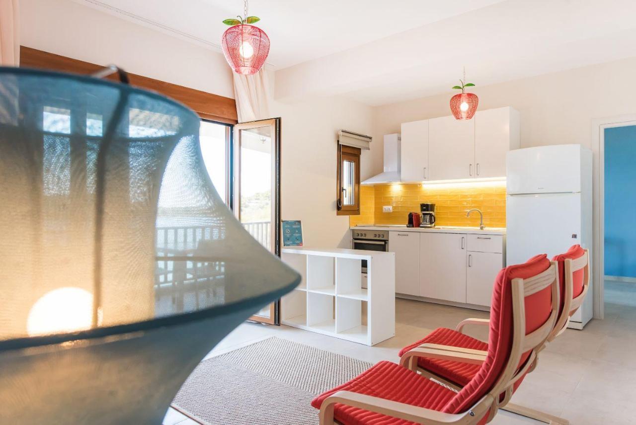 Nereus & Oceanus Beachfront Apartments, Lagonisi Beach #Feelslikehome Ormos Panagias Bagian luar foto