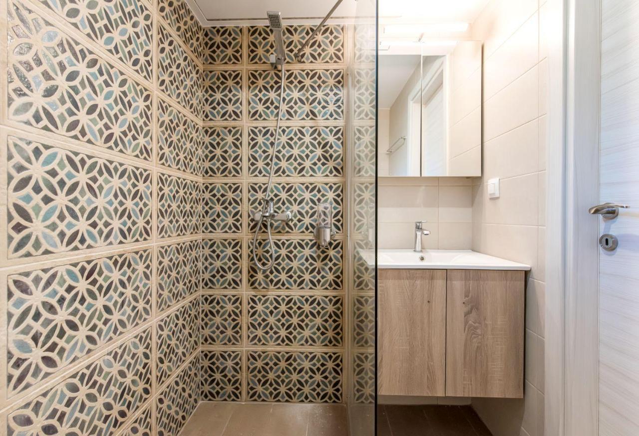 Nereus & Oceanus Beachfront Apartments, Lagonisi Beach #Feelslikehome Ormos Panagias Bagian luar foto