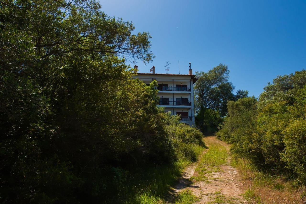Nereus & Oceanus Beachfront Apartments, Lagonisi Beach #Feelslikehome Ormos Panagias Bagian luar foto