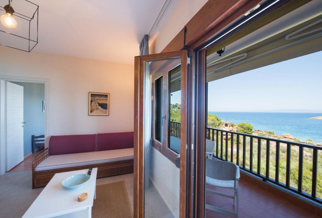 Nereus & Oceanus Beachfront Apartments, Lagonisi Beach #Feelslikehome Ormos Panagias Bagian luar foto