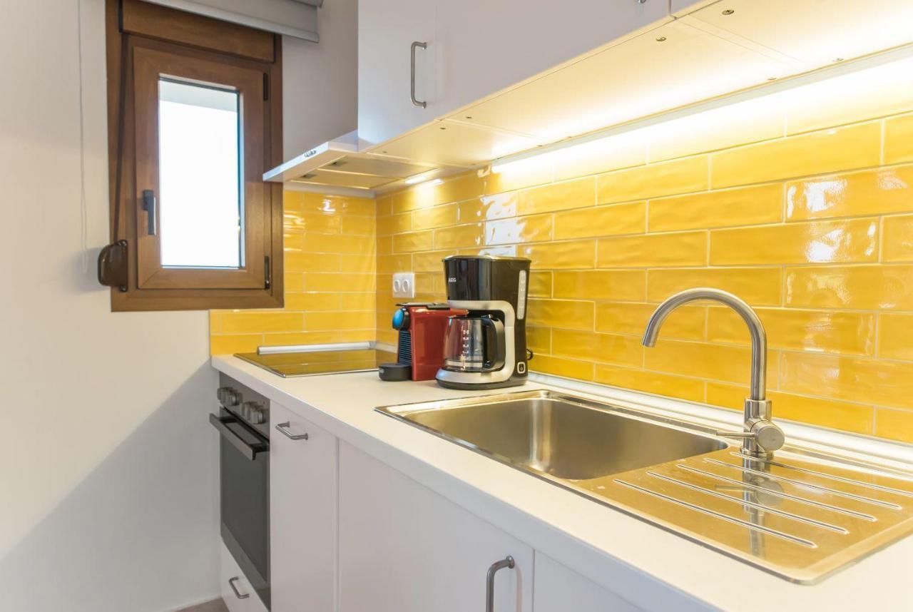 Nereus & Oceanus Beachfront Apartments, Lagonisi Beach #Feelslikehome Ormos Panagias Bagian luar foto