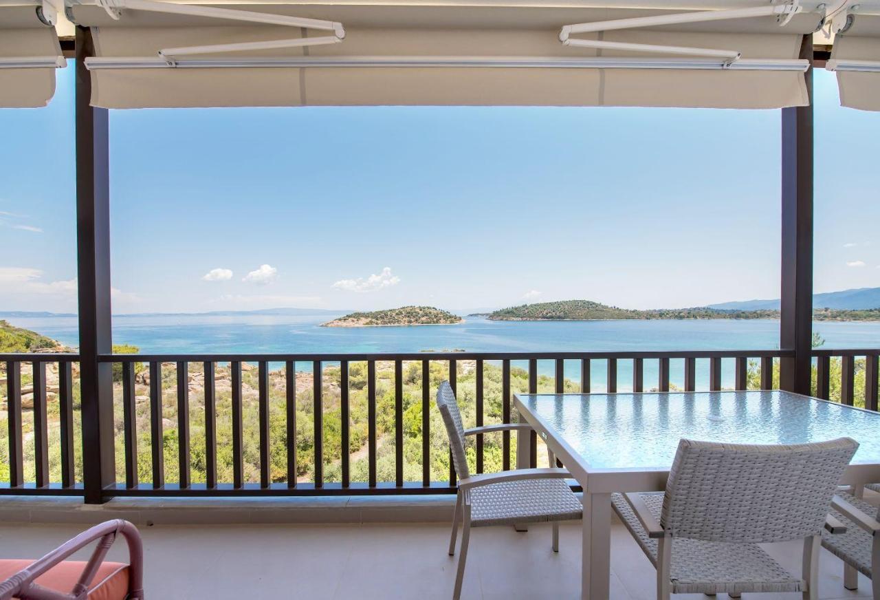 Nereus & Oceanus Beachfront Apartments, Lagonisi Beach #Feelslikehome Ormos Panagias Bagian luar foto